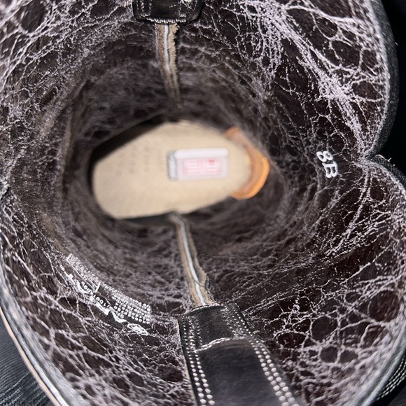 Ariat Cowboy Boots - Picture 4 of 8